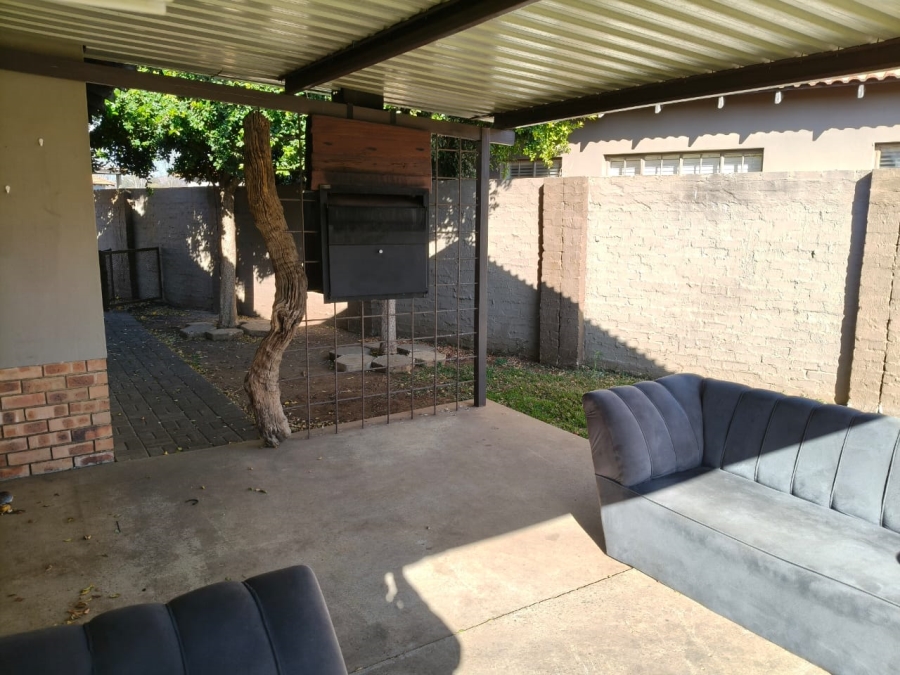 3 Bedroom Property for Sale in Waterkloof East North West